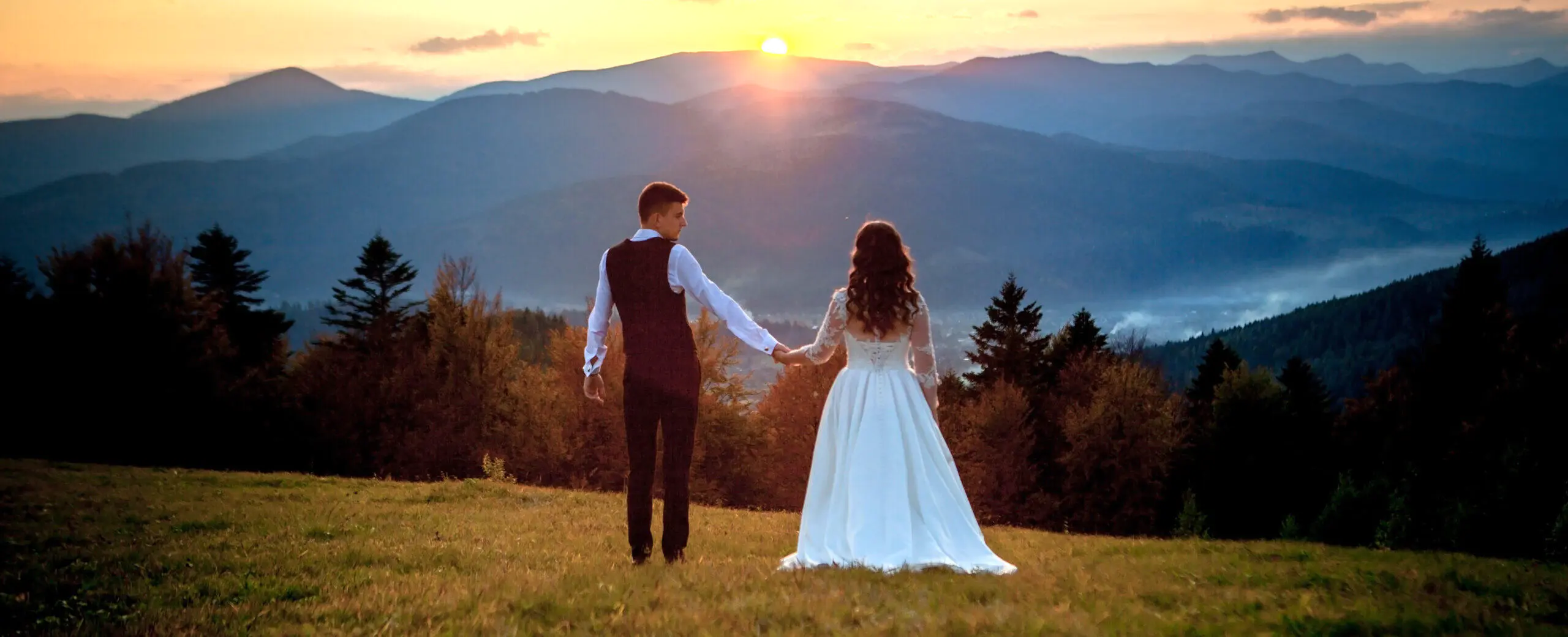 1 bride groom sunset romantic married couple scaled